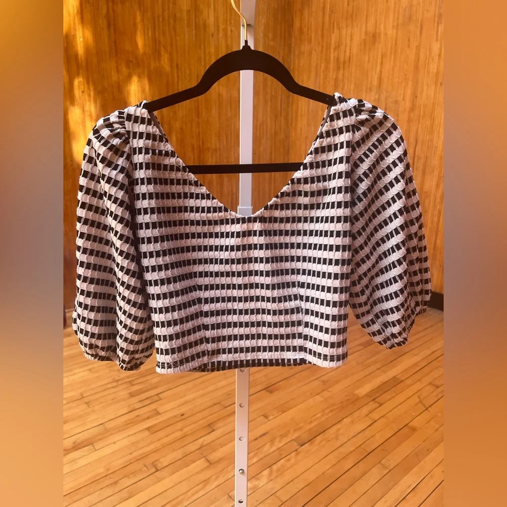 Zara Black and White Puff Sleeve Crop Blouse